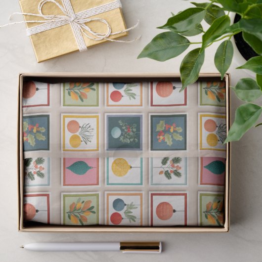 Negen kerstversieringen in strakke lijsten tissuepapier (Geschenk)