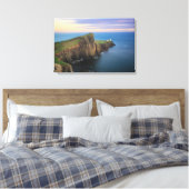 Neist point vuurtoren op Skye bij zonsondergang Canvas Afdruk (Insitu (Slaapkamer))