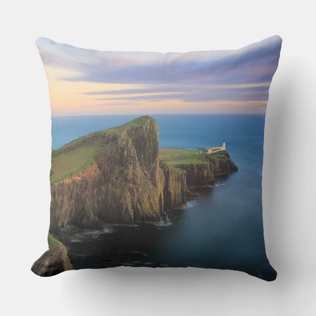 Neist point vuurtoren op Skye bij zonsondergang Kussen (Voorkant)