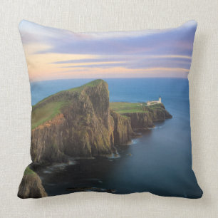 Neist point vuurtoren op Skye bij zonsondergang Kussen