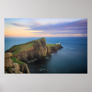Neist Point vuurtoren op Skye bij zonsondergang Poster