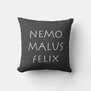 Nemo malus felix kussen
