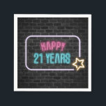 Neon 21st Birthday Marquee op Brick Wall Servet<br><div class="desc">Het gloeiende neonteken op een grijze muur voor het 21ste verjaardagsfeest</div>