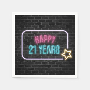 Neon 21st Birthday Marquee op Brick Wall Servet