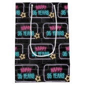 Neon 35th Birthday Sign On Brick Medium Gift Bag Cadeauzakje (Achterkant)