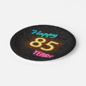 Neon 85-teken op bakstenen muur papieren bordje (Gekanteld)