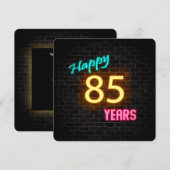 Neon 85th Verjaardag Teken gloeien op baksteen Kaart (Voorkant / Achterkant)