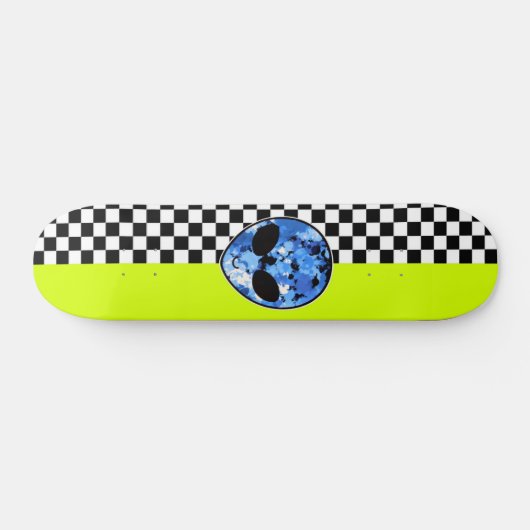 Neon Alien Checkered Skateboard (Horizontaal)