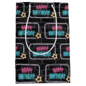 Neon Birthday Marquee op Brick Medium Cadeauzakje (Voorkant)