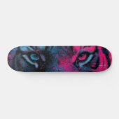Neon Blauw en Roze Close-up van Tijgerogen Persoonlijk Skateboard (Horizontaal)