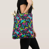 Neon Camouflagepatroon Tote Bag (Dichtbij)