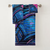 Neon Cyberpunk Astronaut Bad Handdoek (Insitu)