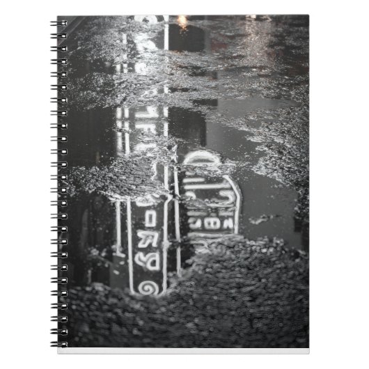 Neon Diner Reflectie Regen Notitieboek (Voorkant)
