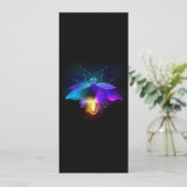 Neon Firefly op zwart Feestdagenkaart (Staand voorkant)