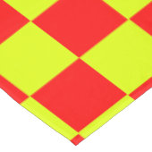 Neon Geel en Rood Geruite Checkerboard  Tafelkleed (Gekanteld)