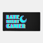 Neon Glitch Gamer Bureaumat | Synthwave PC Opstell (Voorkant)