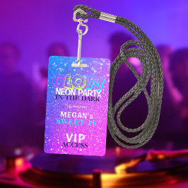 Neon gloed VIP-toegang Sweet 16 verjaardagsuitnodi Badge
