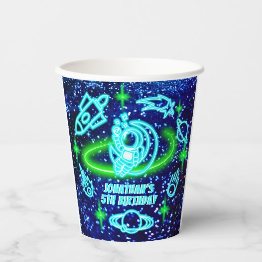 Neon gloeiende blauwe buiten ruimte astronaut rake papieren bekers (Voorkant)