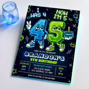 Neon Glow 5e verjaardagsuitnodiging jongen Kaart