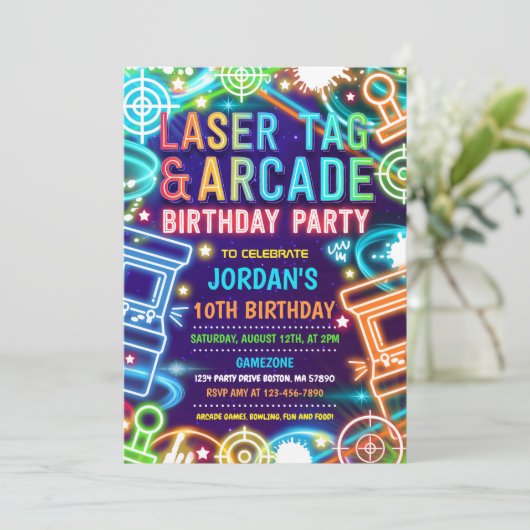 Neon Glow Laser Label en Arcade Birthday Party Kaart (Staand voorkant)