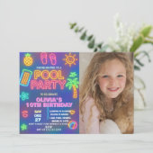 Neon Glow Pool Party verjaardagsuitnodiging Kaart (Staand voorkant)
