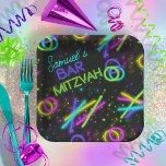 Neon Glow Stick Bar Mitzvah ID991 Papieren Bordje<br><div class="desc">Een rand van verstrooide gloeistokken in een reeks felle neonkleuren voegt een leuk element toe aan dit Bar Mitzvah papieren bord ontwerp. Voeg een persoonlijke naam toe met behulp van de meegeleverde sjabloon. Zoek ID991 om te zien hoe uitnodigingen en andere benodigdheden met dit kleurrijke ontwerp worden gecoördineerd.</div>