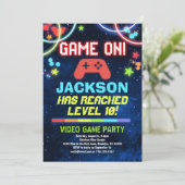 Neon Glow Video Game Birthday Party Uitnodiging (Staand voorkant)
