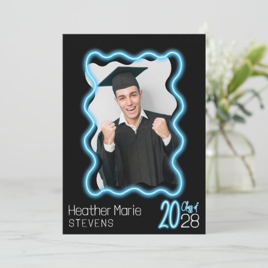 Neon Glow Wavy Border Foto Afstudeerfeest Kaart (Staand voorkant)