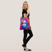 Neon Godin met Stromend Kosmisch Haar Tote Bag (Op model)