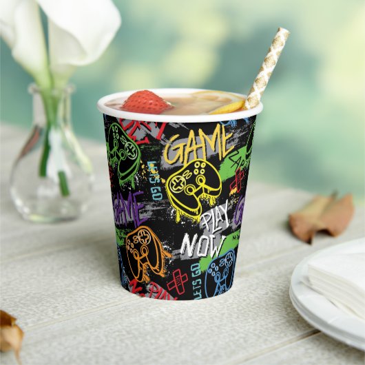 Neon Graffiti Gaming Pattern Papieren Bekers (Insitu)