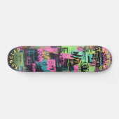 Neon Graffiti-geïnspireerd met Abstracte Street Vi Persoonlijk Skateboard (Horizontaal)
