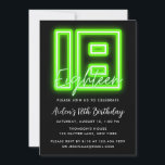 Neon Green 18th Birthday Invitation Kaart<br><div class="desc">Het ontwerp is voorzien van Blauwe Groene grafische voorzijde. Ideaal voor jongens.</div>