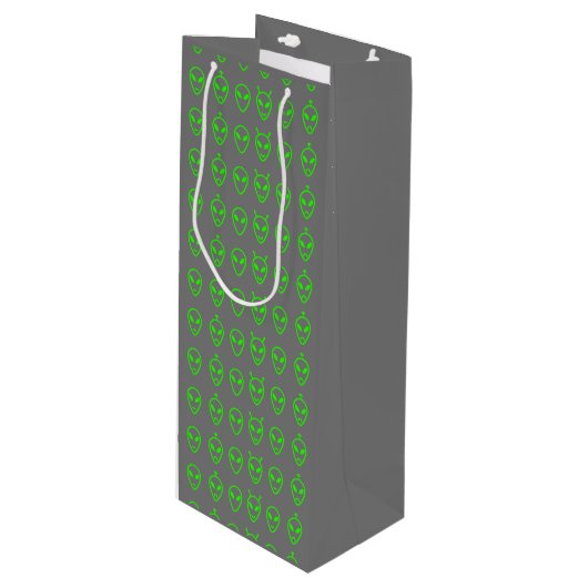 Neon Green Aliens Medium Gift Bag Wijn Cadeautas (Voorkant Gekanteld)