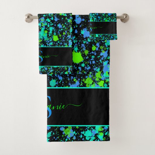Neon Green Blue Paint Splatter Monogram Retro Bad Handdoek (Insitu)