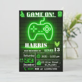 Neon Green Gamer Birthday Party Invitation Kaart (Staand voorkant)