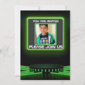 Neon Green Gamer Birthday Party Invitation Kaart (Achterkant)