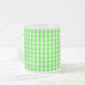 Neon Green Gingham Pattern van Shirley Taylor Matglas Koffiemok (Voorkant links)