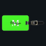 Neon Green Monogram Initiaal Aangepaste naam helde Bagagelabel<br><div class="desc">Monogrammed initiaal en ook persoonlijke details zoals naam,  adres,  telefoonaantal en e-mail allen die u kunt uitgeven. Ontworpen met aantrekkelijke effen groene neonkleurachtergrond,  kunt u de kleur desgewenst wijzigen. Cool reiscadeauidee voor hem of haar.</div>