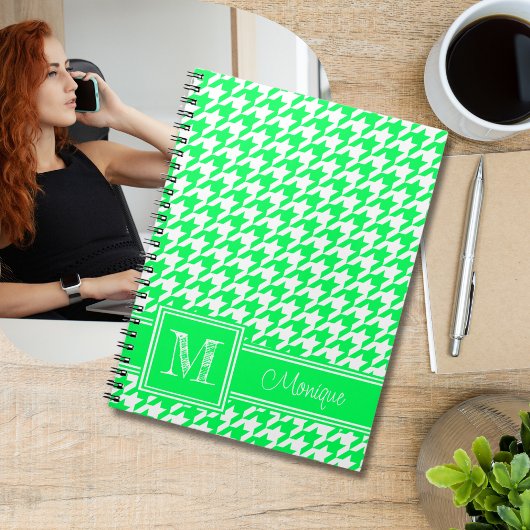 Neon Green White Houndstooth | Modern monogram Notitieboek