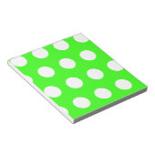 Neon groen wit grote polka stippen notitieblok (Schuin)
