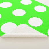 Neon groen wit grote polka stippen sherpa deken (3/4)