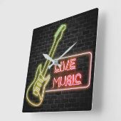 Neon guitar-bord op baksteen vierkante klok (Hoek)