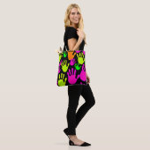 Neon handafdruk graffiti patroon tote bag (Op model)