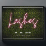 Neon Lash Artist Professional Cosmetoloog Fotoplaat<br><div class="desc">Het roze neonteken inspireerde het manuscript van de "Lashes"over een bokshoutgroenery geïnspireerde achtergrond met douane witte tekst.</div>