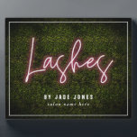 Neon Lash Artist Professional Cosmetoloog Fotoplaat<br><div class="desc">Het roze neonteken inspireerde het manuscript van de "Lashes"over een bokshoutgroenery geïnspireerde achtergrond met douane witte tekst.</div>