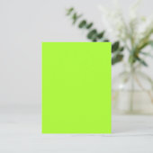 Neon Limeade Yellow Green Solid Color Background Briefkaart (Staand voorkant)