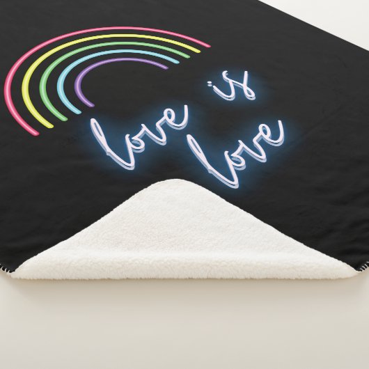 Neon Love is Love Rainbow Sherpa Deken (3/4)