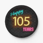 Neon nummer 105 teken op bakstenen muur papieren bordje (Voorkant)