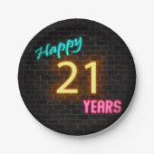 Neon nummer 21 teken op bakstenen muur papieren bordje (Voorkant)