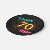 Neon nummer 70 teken op bakstenen muur papieren bordje (Gekanteld)